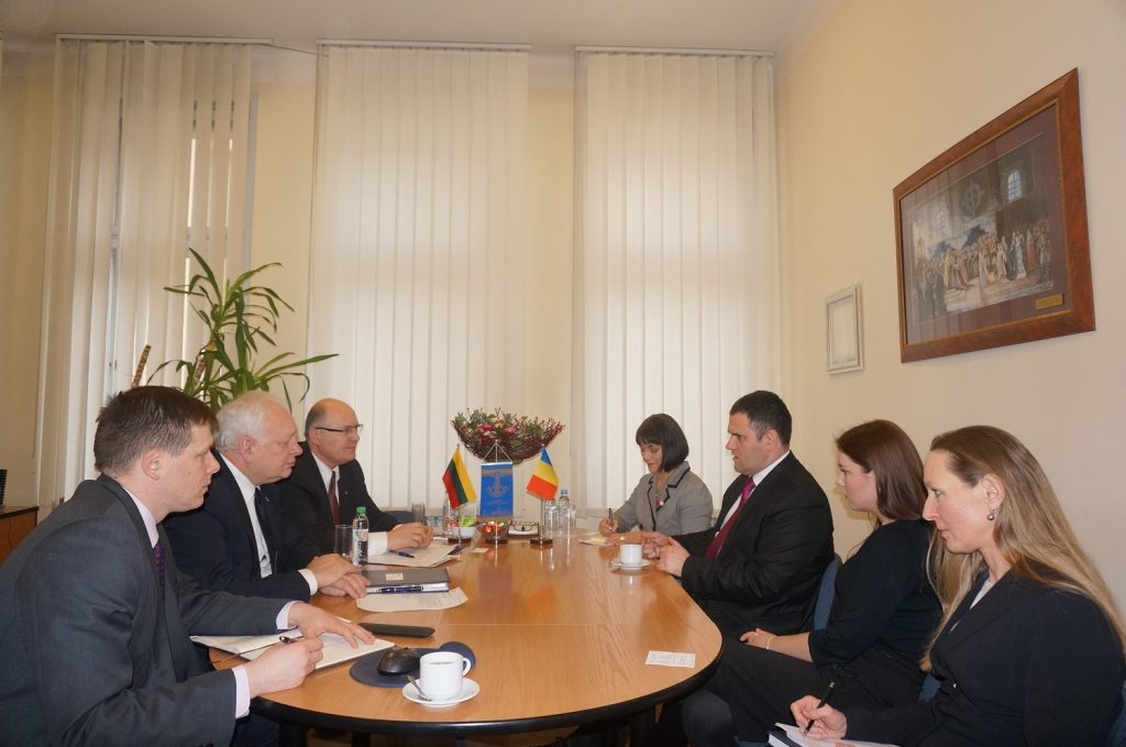Rumunijos ambasadorius siūlo verslininkams bendradarbiauti
